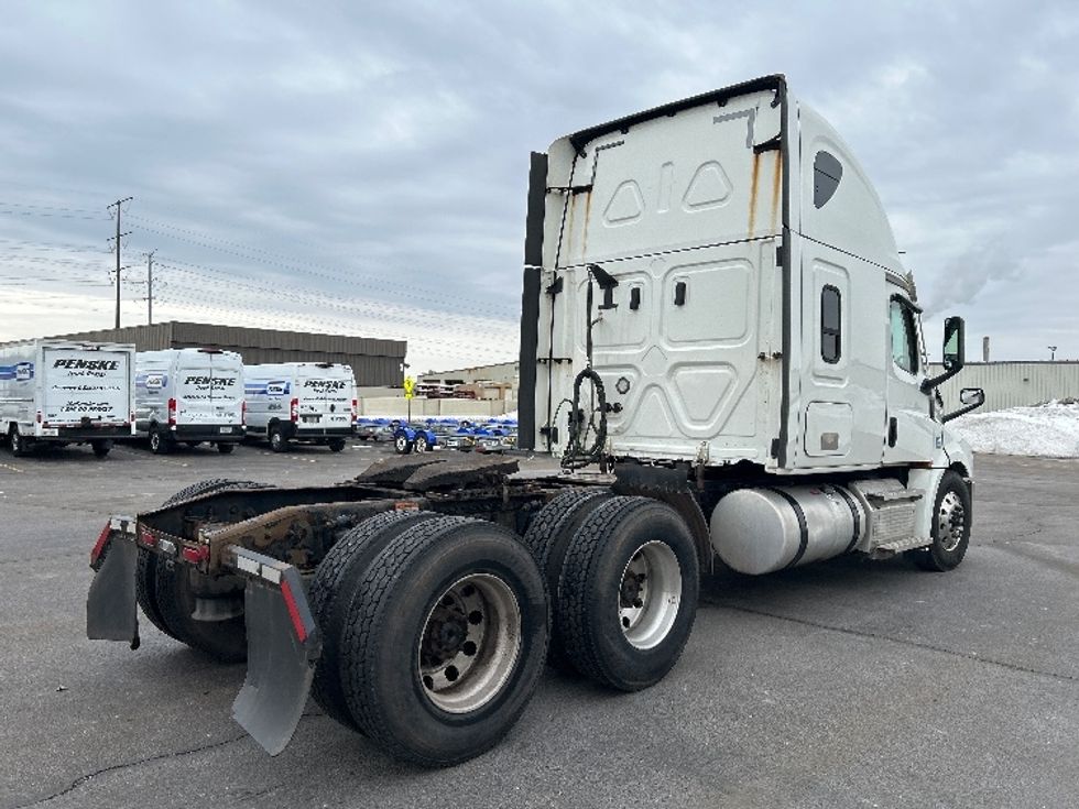 Sleeper Tractor-Heavy Duty Tractors-Freightliner-2020-T12664ST-Rothschild-WI-588,188\n\t\tmiles-$ 49,000 - Image 7