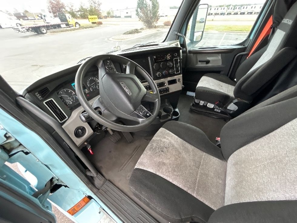 Sleeper Tractor-Heavy Duty Tractors-Freightliner-2020-T12664ST-Rothschild-WI-593,363\n\t\tmiles-$ 49,750 - Image 10