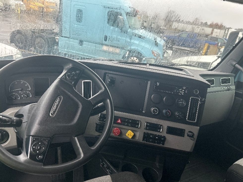 Sleeper Tractor-Heavy Duty Tractors-Freightliner-2020-T12664ST-Rothschild-WI-593,363\n\t\tmiles-$ 49,750 - Image 11