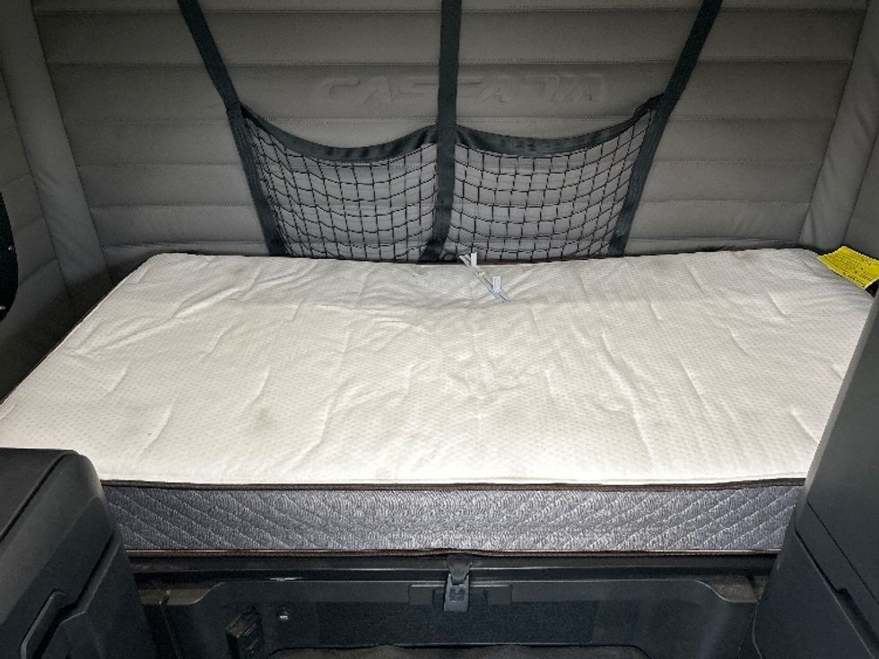 Sleeper Tractor-Heavy Duty Tractors-Freightliner-2020-T12664ST-Rothschild-WI-593,363\n\t\tmiles-$ 49,750 - Image 17