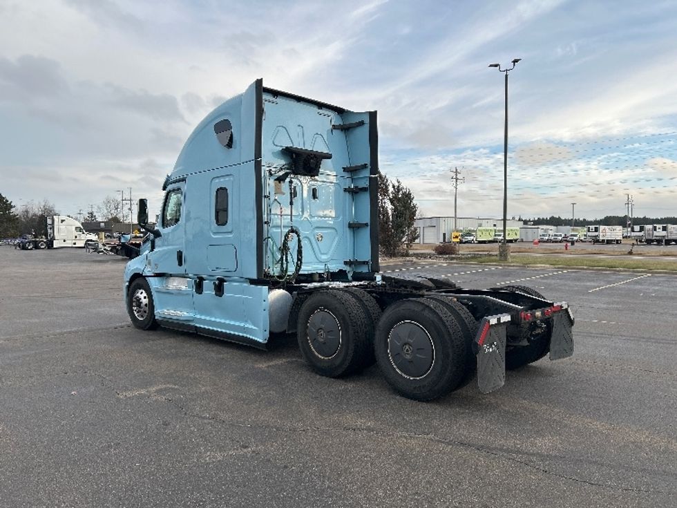 Sleeper Tractor-Heavy Duty Tractors-Freightliner-2020-T12664ST-Rothschild-WI-593,363\n\t\tmiles-$ 49,750 - Image 5