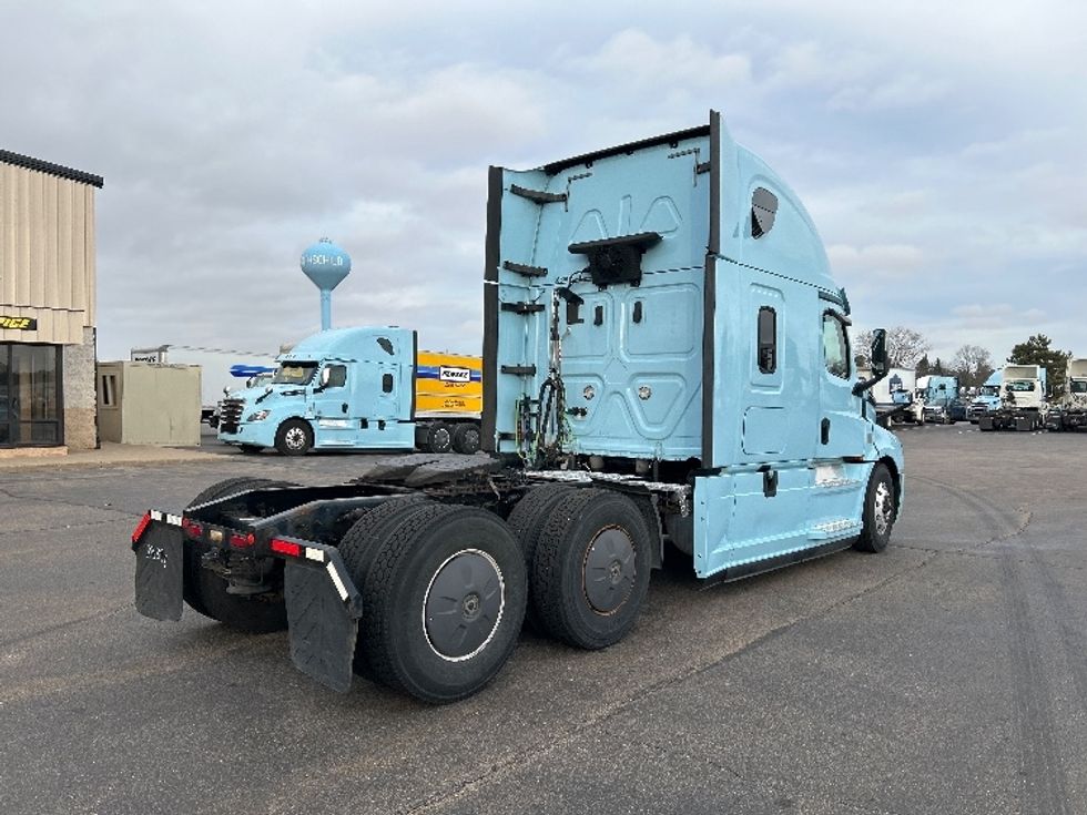 Sleeper Tractor-Heavy Duty Tractors-Freightliner-2020-T12664ST-Rothschild-WI-593,363\n\t\tmiles-$ 49,750 - Image 7