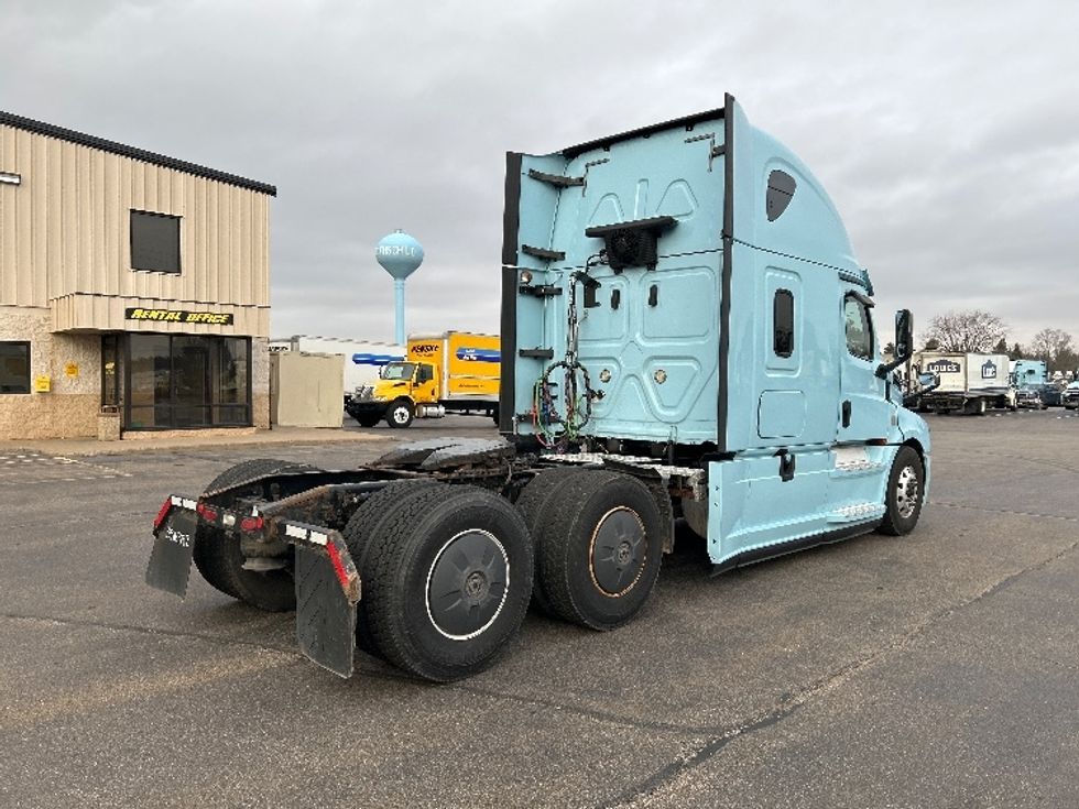Sleeper Tractor-Heavy Duty Tractors-Freightliner-2020-T12664ST-Rothschild-WI-611,549\n\t\tmiles-$ 48,500 - Image 7