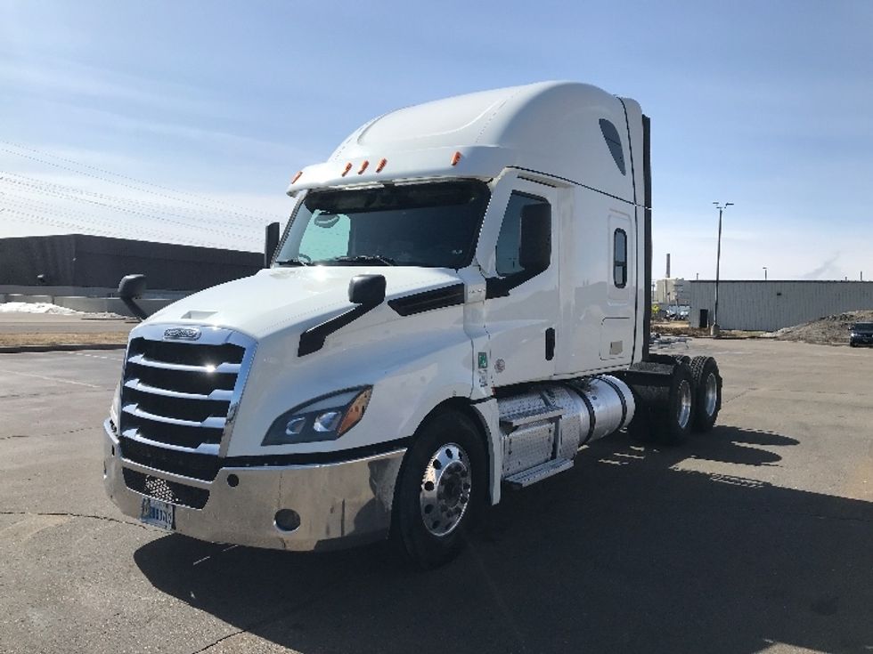 Sleeper Tractor-Heavy Duty Tractors-Freightliner-2020-T12664ST-Rothschild-WI-659,752\n\t\tmiles-$ 43,250 - Image 1