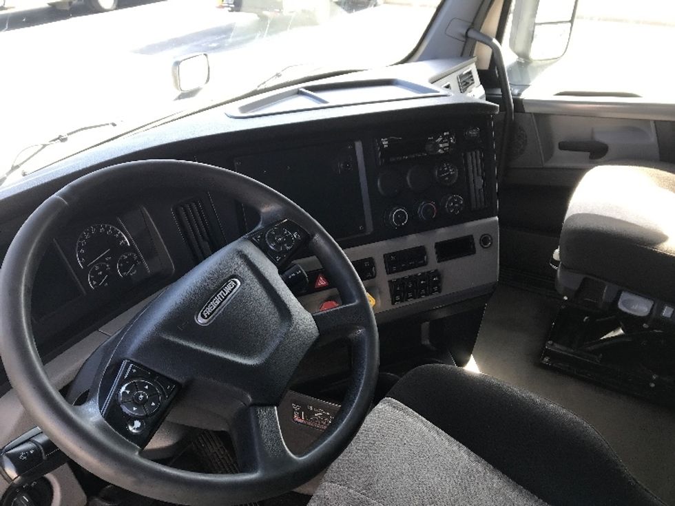 Sleeper Tractor-Heavy Duty Tractors-Freightliner-2020-T12664ST-Rothschild-WI-659,752\n\t\tmiles-$ 43,250 - Image 11