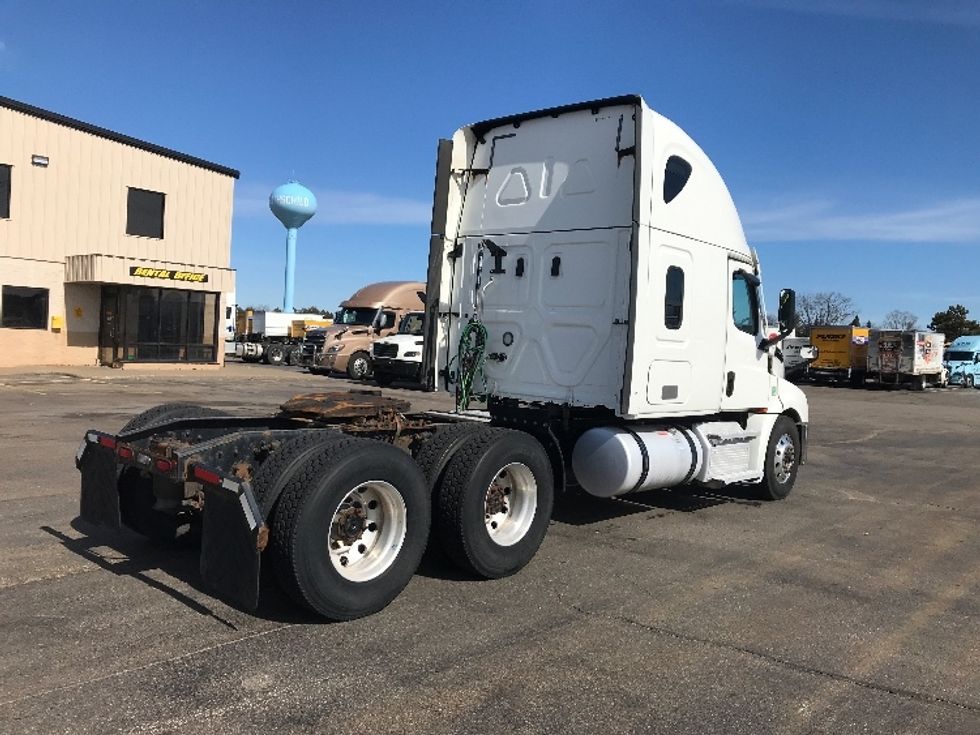 Sleeper Tractor-Heavy Duty Tractors-Freightliner-2020-T12664ST-Rothschild-WI-659,752\n\t\tmiles-$ 43,250 - Image 5