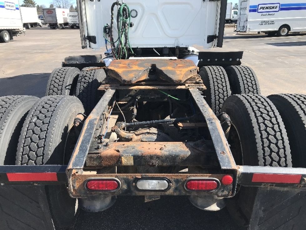 Sleeper Tractor-Heavy Duty Tractors-Freightliner-2020-T12664ST-Rothschild-WI-659,752\n\t\tmiles-$ 43,250 - Image 6