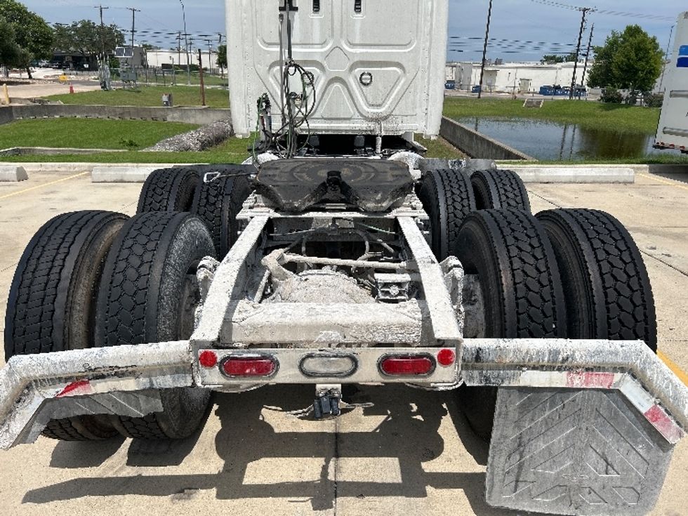Sleeper Tractor-Heavy Duty Tractors-Freightliner-2020-T12664ST-Round Rock-TX-468,086\n\t\tmiles-$ 17,500 - Image 6