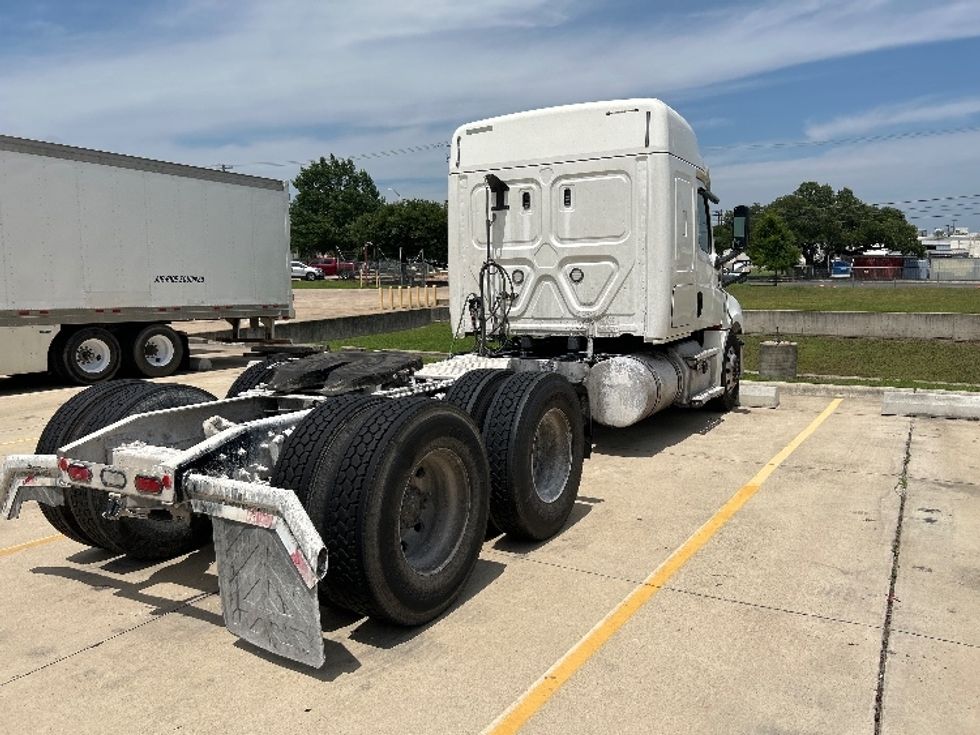 Sleeper Tractor-Heavy Duty Tractors-Freightliner-2020-T12664ST-Round Rock-TX-468,086\n\t\tmiles-$ 17,500 - Image 7