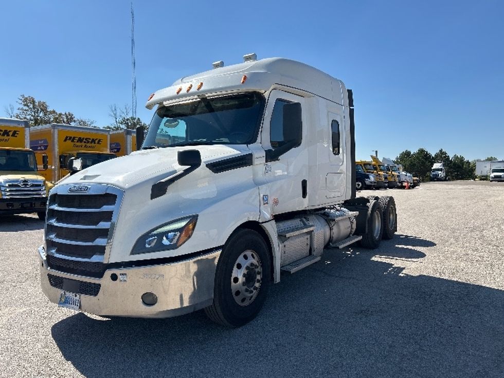 Sleeper Tractor-Heavy Duty Tractors-Freightliner-2020-T12664ST-Saginaw-MI-359,747\n\t\tmiles-$ 70,750 - Image 1
