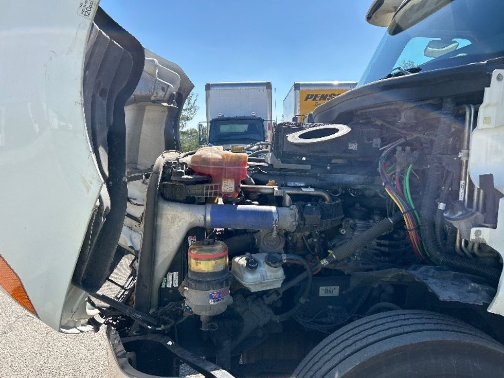 Sleeper Tractor-Heavy Duty Tractors-Freightliner-2020-T12664ST-Saginaw-MI-359,747\n\t\tmiles-$ 70,750 - Image 19