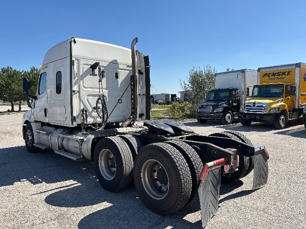 Sleeper Tractor-Heavy Duty Tractors-Freightliner-2020-T12664ST-Saginaw-MI-359,747\n\t\tmiles-$ 70,750 - Image 5