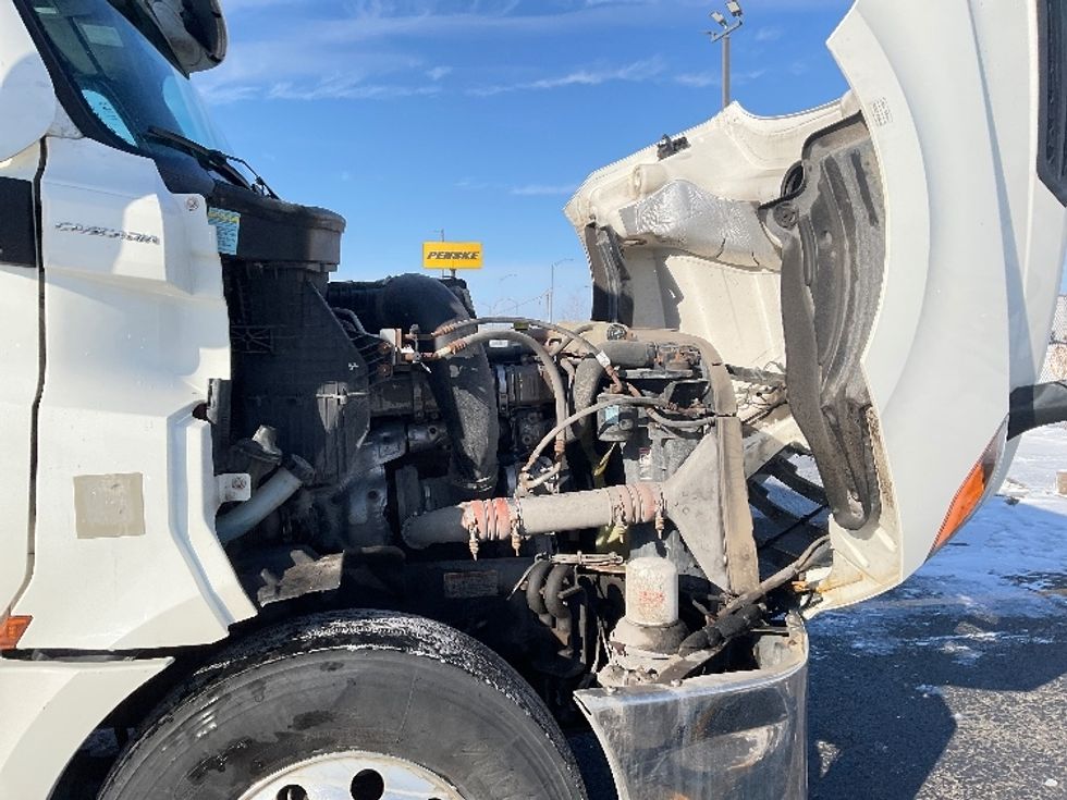 Sleeper Tractor-Heavy Duty Tractors-Freightliner-2020-T12664ST-Saint Laurent-PQ-803,612\n\t\tkm-$ 74,250 - Image 20