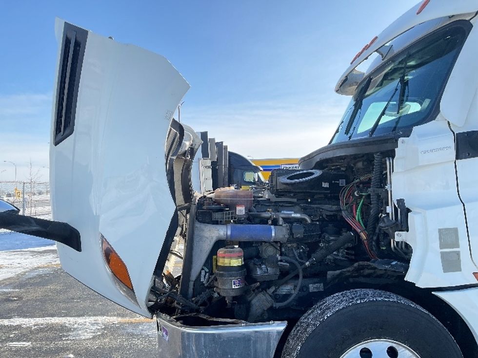 Sleeper Tractor-Heavy Duty Tractors-Freightliner-2020-T12664ST-Saint Laurent-PQ-803,612\n\t\tkm-$ 74,250 - Image 21