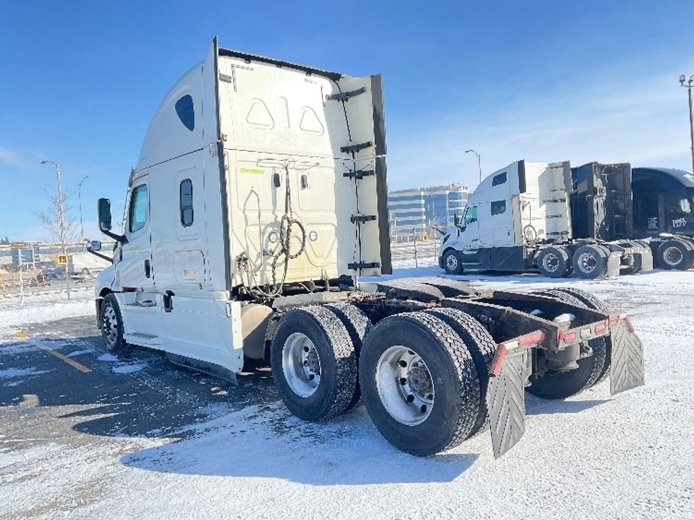 Sleeper Tractor-Heavy Duty Tractors-Freightliner-2020-T12664ST-Saint Laurent-PQ-803,612\n\t\tkm-$ 74,250 - Image 5