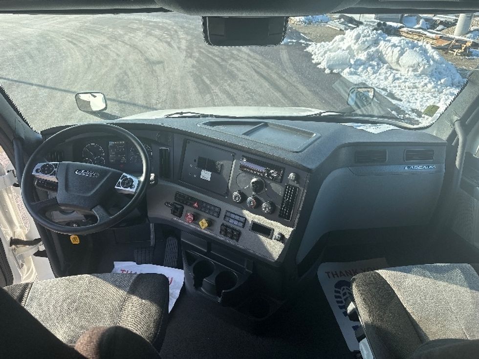 Sleeper Tractor-Heavy Duty Tractors-Freightliner-2020-T12664ST-Saint Louis-MO-514,309\n\t\tmiles-$ 62,000 - Image 12