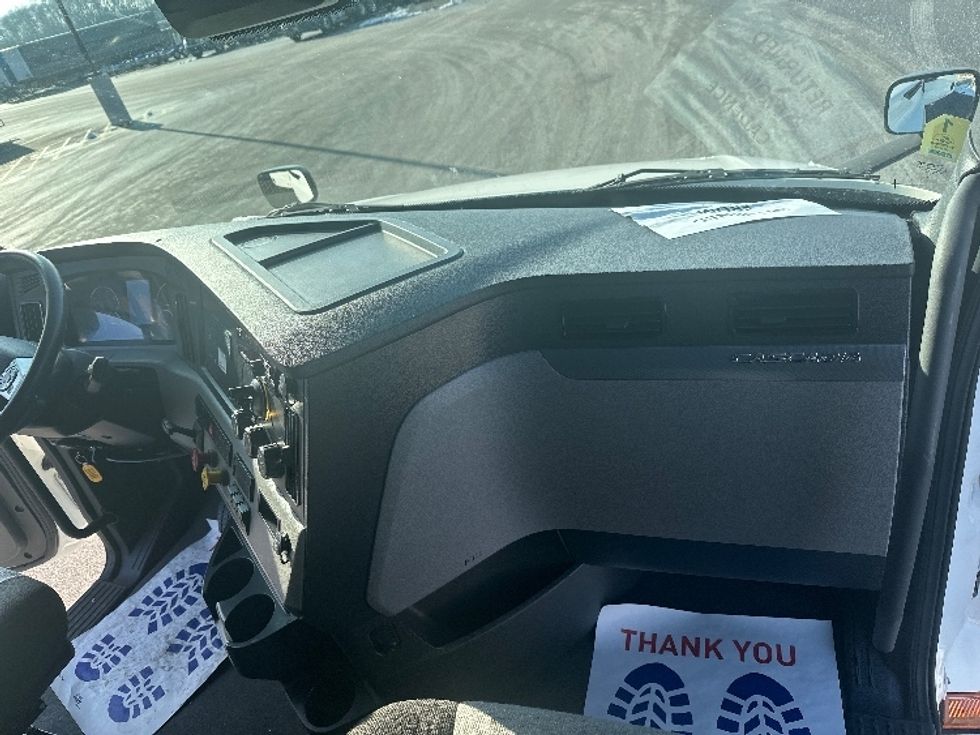 Sleeper Tractor-Heavy Duty Tractors-Freightliner-2020-T12664ST-Saint Louis-MO-514,309\n\t\tmiles-$ 62,000 - Image 14