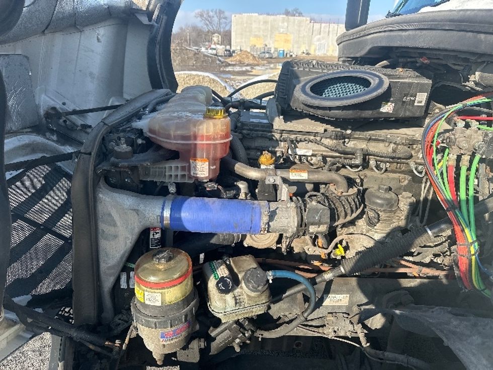 Sleeper Tractor-Heavy Duty Tractors-Freightliner-2020-T12664ST-Saint Louis-MO-514,309\n\t\tmiles-$ 62,000 - Image 21