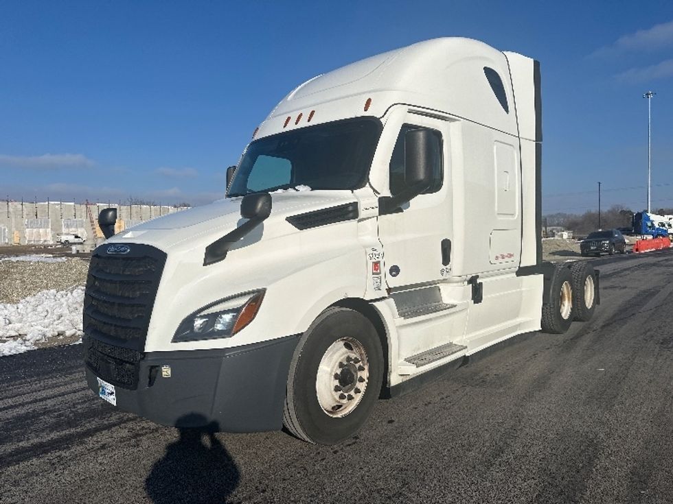 Sleeper Tractor-Heavy Duty Tractors-Freightliner-2020-T12664ST-Saint Louis-MO-514,309\n\t\tmiles-$ 62,000 - Image 3
