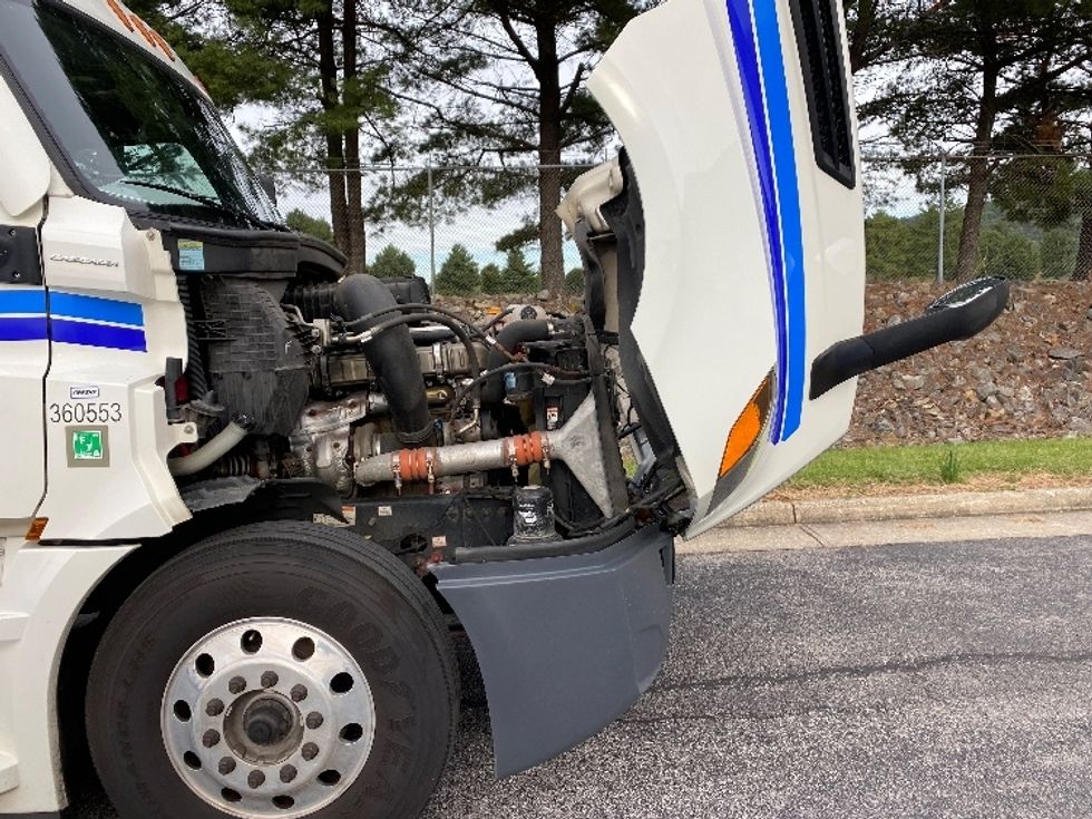 Sleeper Tractor-Heavy Duty Tractors-Freightliner-2020-T12664ST-Salem-VA-591,803\n\t\tmiles-$ 67,000 - Image 20