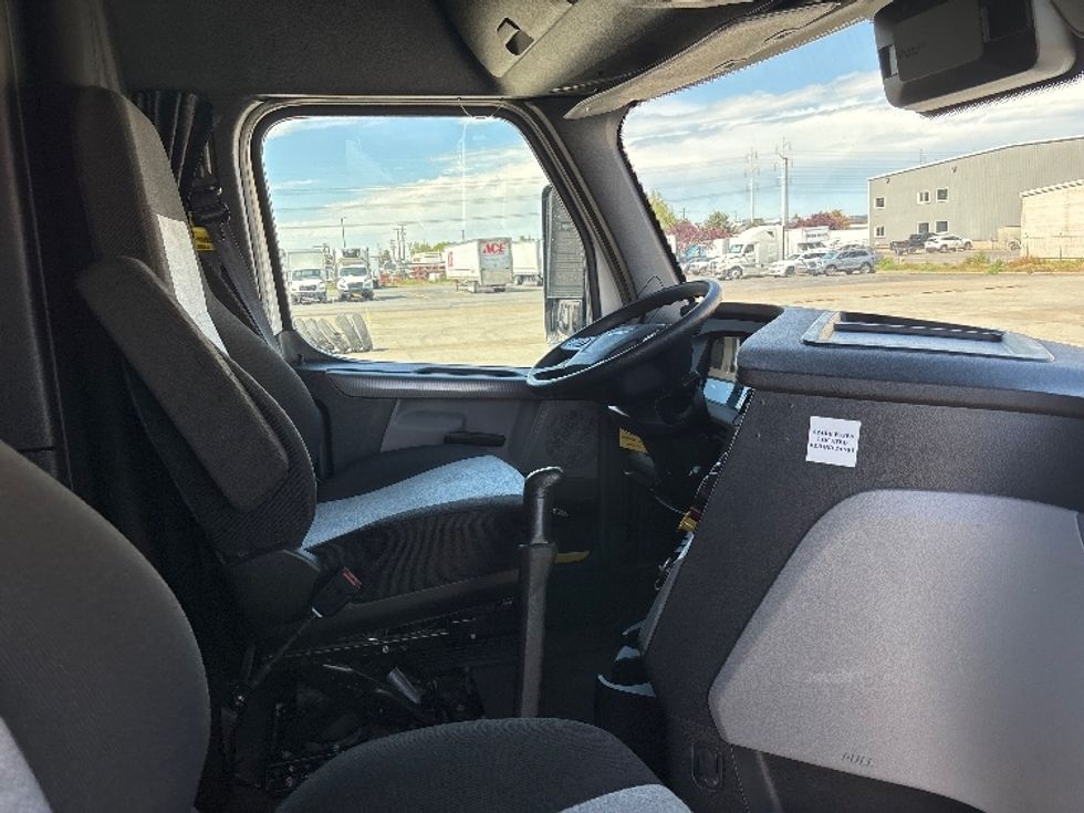 Sleeper Tractor-Heavy Duty Tractors-Freightliner-2020-T12664ST-Salt Lake City-UT-508,547\n\t\tmiles-$ 61,500 - Image 15