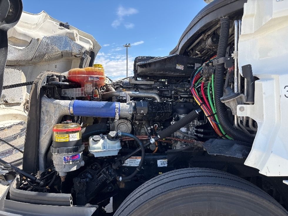 Sleeper Tractor-Heavy Duty Tractors-Freightliner-2020-T12664ST-Salt Lake City-UT-508,547\n\t\tmiles-$ 61,500 - Image 21