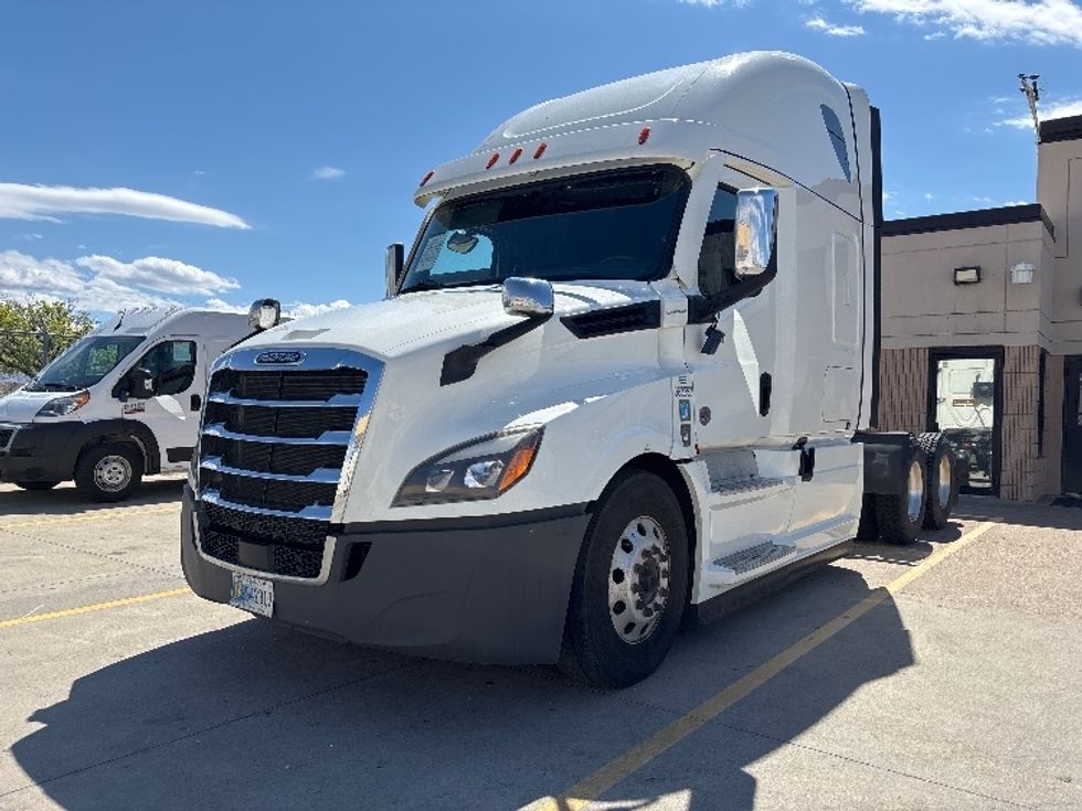 Sleeper Tractor-Heavy Duty Tractors-Freightliner-2020-T12664ST-Salt Lake City-UT-508,547\n\t\tmiles-$ 61,500 - Image 3