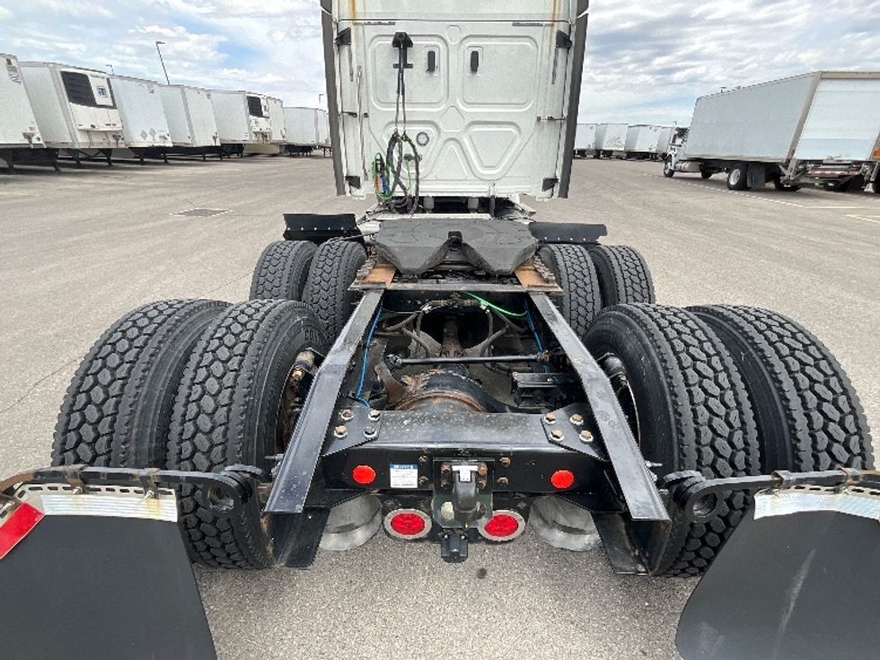 Sleeper Tractor-Heavy Duty Tractors-Freightliner-2020-T12664ST-Salt Lake City-UT-539,407\n\t\tmiles-$ 54,750 - Image 6