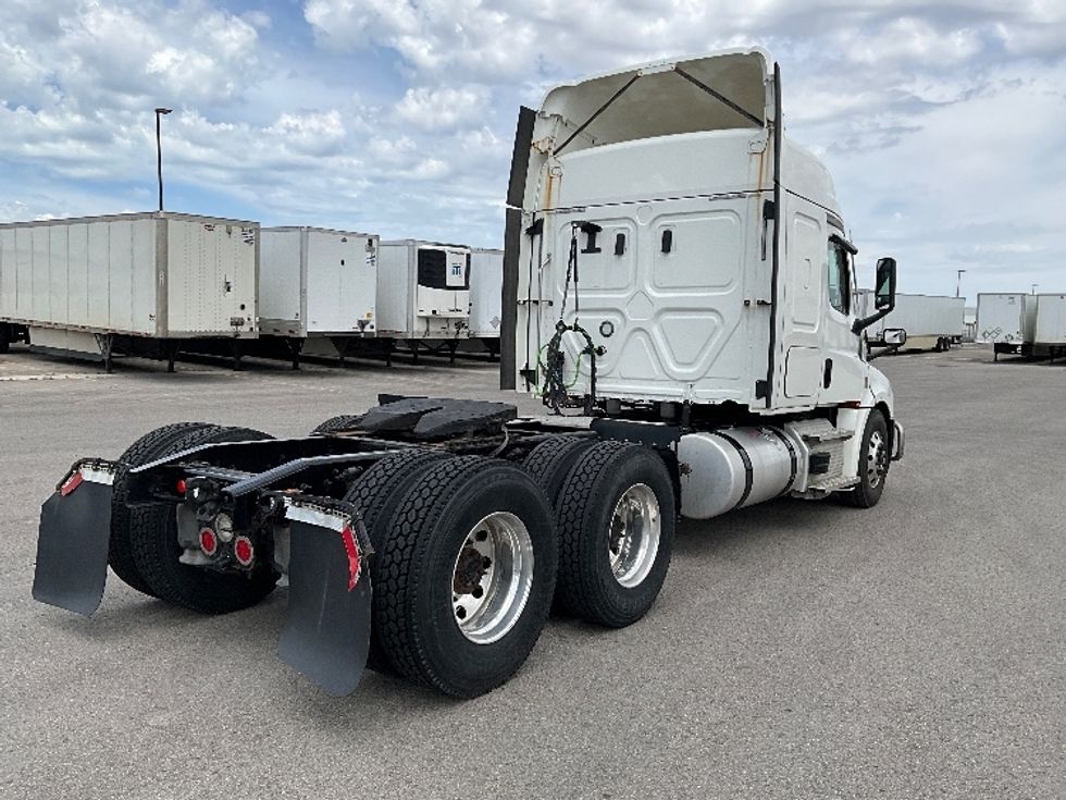 Sleeper Tractor-Heavy Duty Tractors-Freightliner-2020-T12664ST-Salt Lake City-UT-539,407\n\t\tmiles-$ 54,750 - Image 7