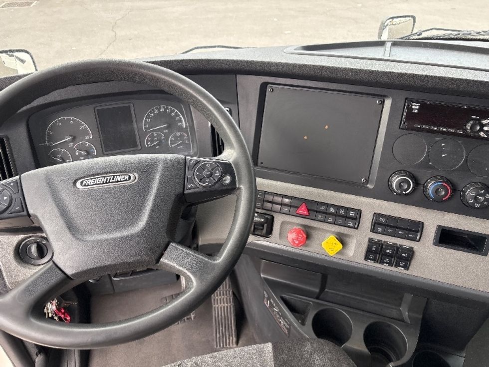 Sleeper Tractor-Heavy Duty Tractors-Freightliner-2020-T12664ST-Salt Lake City-UT-592,977\n\t\tmiles-$ 53,250 - Image 11
