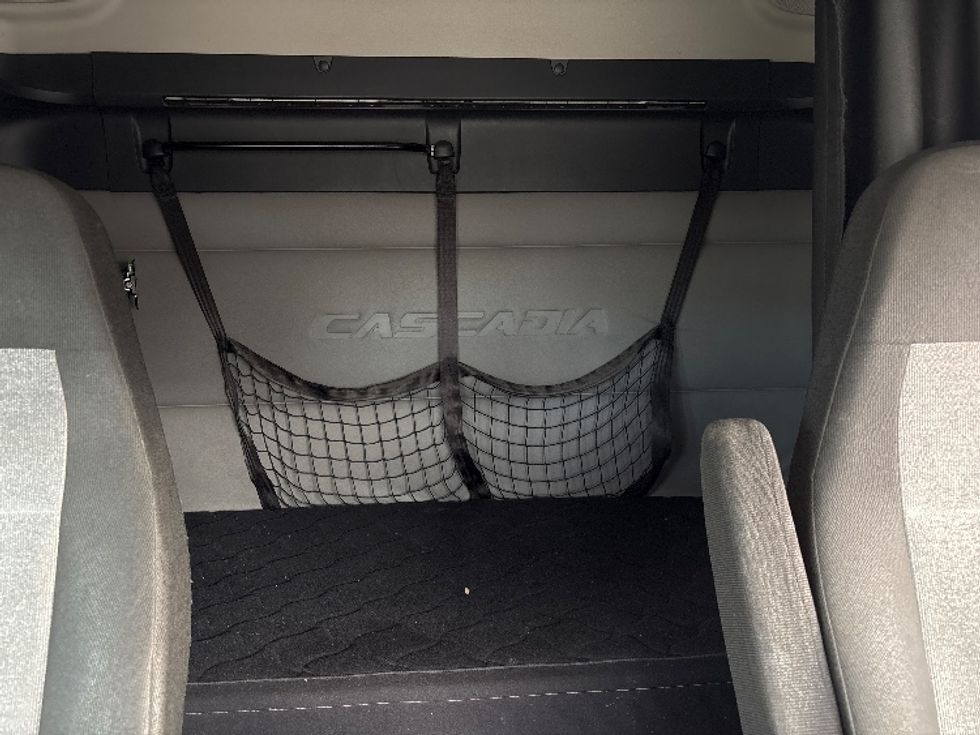 Sleeper Tractor-Heavy Duty Tractors-Freightliner-2020-T12664ST-Salt Lake City-UT-592,977\n\t\tmiles-$ 53,250 - Image 16