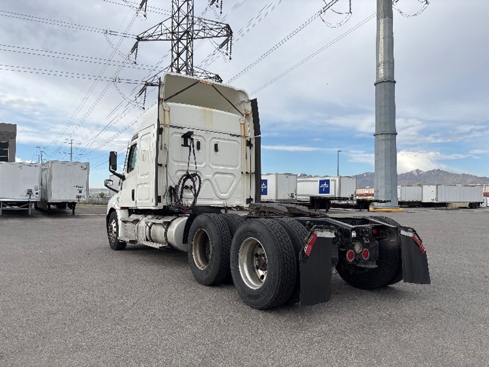 Sleeper Tractor-Heavy Duty Tractors-Freightliner-2020-T12664ST-Salt Lake City-UT-592,977\n\t\tmiles-$ 53,250 - Image 5