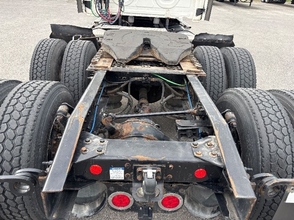 Sleeper Tractor-Heavy Duty Tractors-Freightliner-2020-T12664ST-Salt Lake City-UT-592,977\n\t\tmiles-$ 53,250 - Image 6