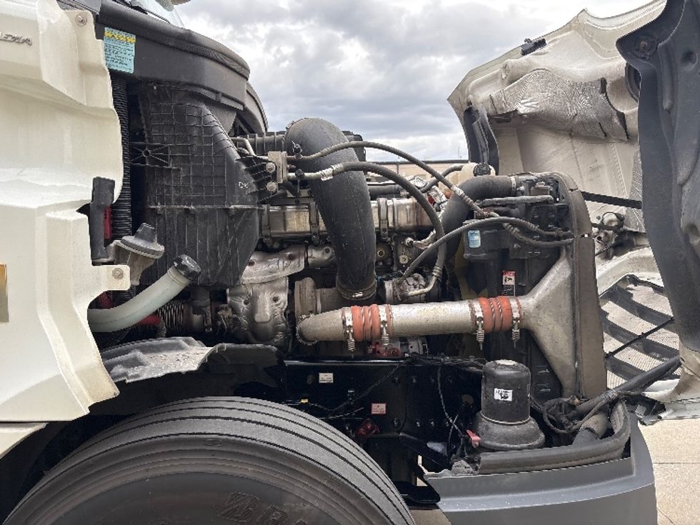 Sleeper Tractor-Heavy Duty Tractors-Freightliner-2020-T12664ST-Salt Lake City-UT-603,003\n\t\tmiles-$ 57,000 - Image 20