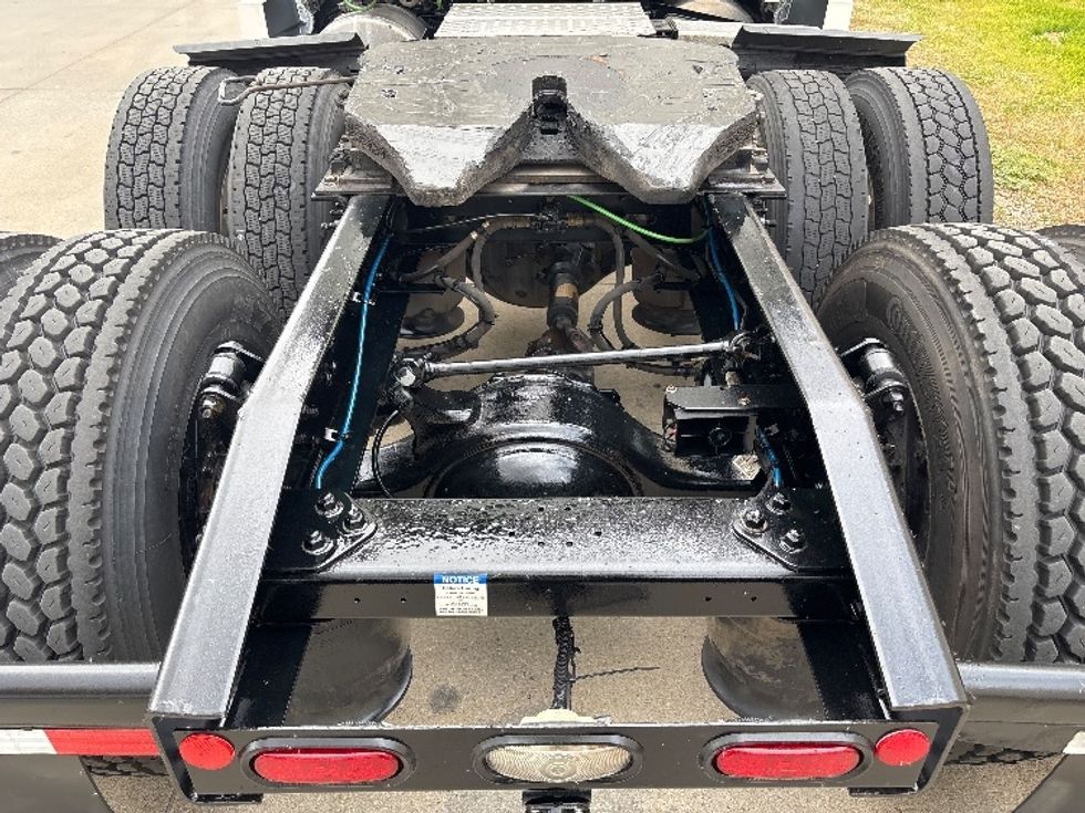 Sleeper Tractor-Heavy Duty Tractors-Freightliner-2020-T12664ST-Salt Lake City-UT-603,003\n\t\tmiles-$ 57,000 - Image 6