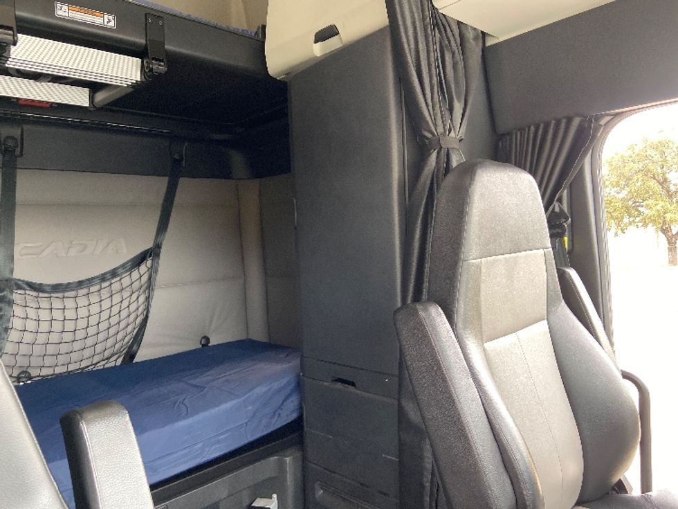 Sleeper Tractor-Heavy Duty Tractors-Freightliner-2020-T12664ST-San Antonio-TX-191,939\n\t\tmiles-$ 80,250 - Image 18