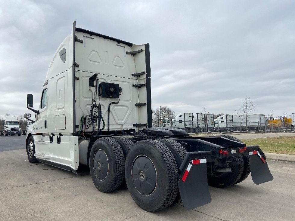 Sleeper Tractor-Heavy Duty Tractors-Freightliner-2020-T12664ST-San Antonio-TX-191,939\n\t\tmiles-$ 80,250 - Image 5