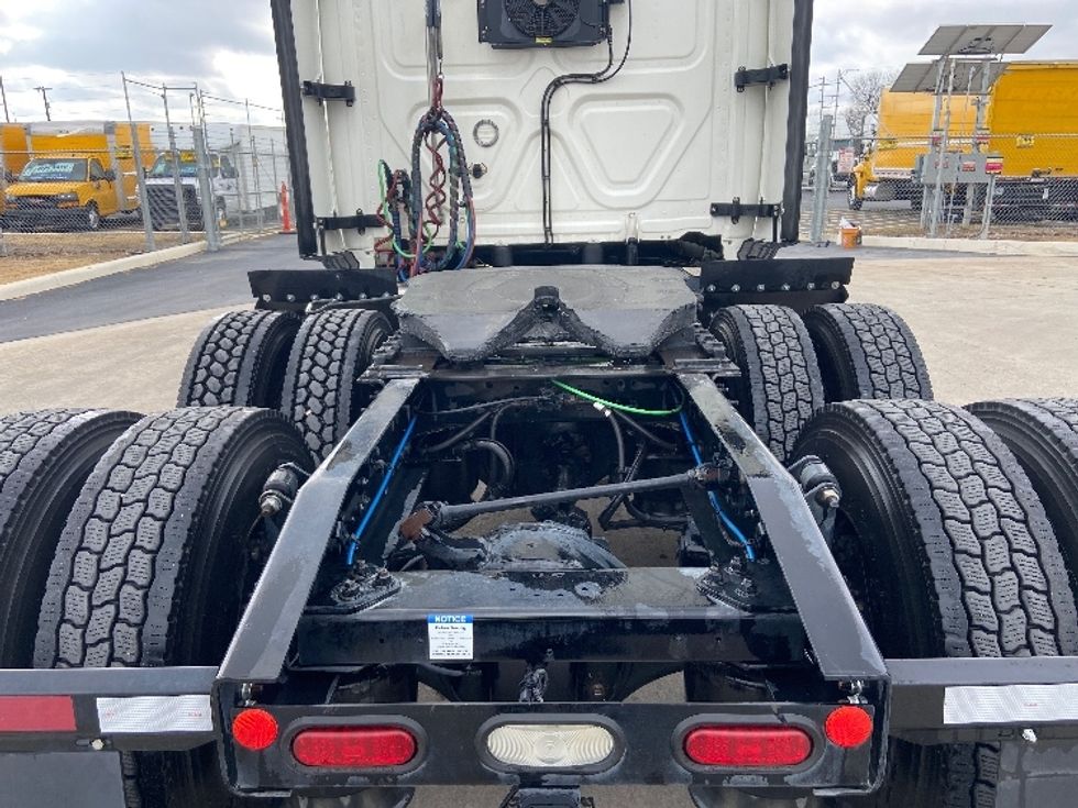 Sleeper Tractor-Heavy Duty Tractors-Freightliner-2020-T12664ST-San Antonio-TX-272,524\n\t\tmiles-$ 75,250 - Image 6