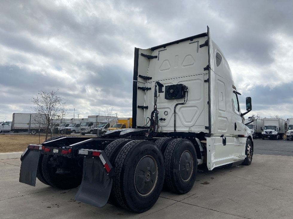 Sleeper Tractor-Heavy Duty Tractors-Freightliner-2020-T12664ST-San Antonio-TX-272,524\n\t\tmiles-$ 75,250 - Image 7