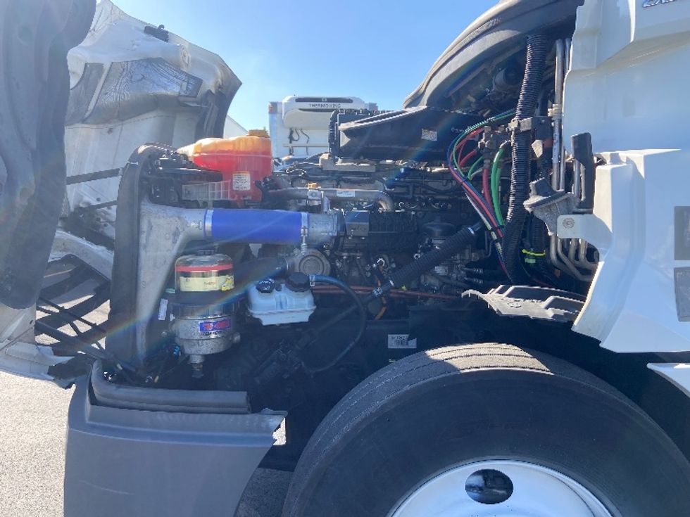 Sleeper Tractor-Heavy Duty Tractors-Freightliner-2020-T12664ST-San Antonio-TX-384,384\n\t\tmiles-$ 71,750 - Image 21