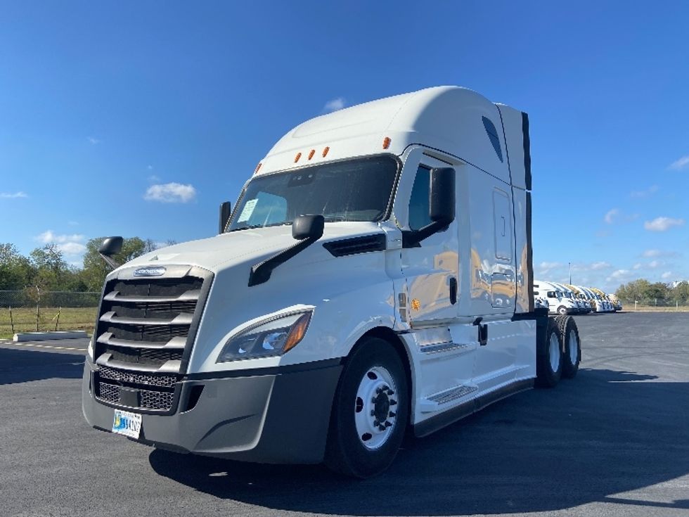 Sleeper Tractor-Heavy Duty Tractors-Freightliner-2020-T12664ST-San Antonio-TX-384,384\n\t\tmiles-$ 71,750 - Image 3