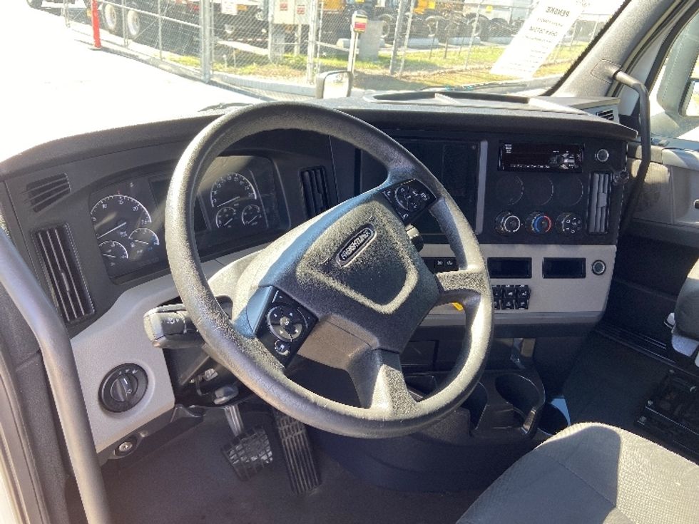 Sleeper Tractor-Heavy Duty Tractors-Freightliner-2020-T12664ST-San Antonio-TX-398,249\n\t\tmiles-$ 63,500 - Image 10