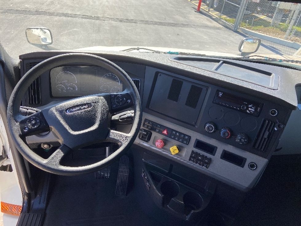 Sleeper Tractor-Heavy Duty Tractors-Freightliner-2020-T12664ST-San Antonio-TX-398,249\n\t\tmiles-$ 63,500 - Image 11