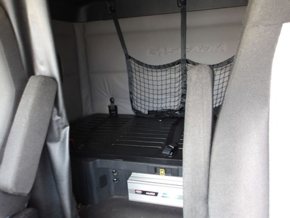 Sleeper Tractor-Heavy Duty Tractors-Freightliner-2020-T12664ST-San Antonio-TX-511,558\n\t\tmiles-$ 59,500 - Image 11