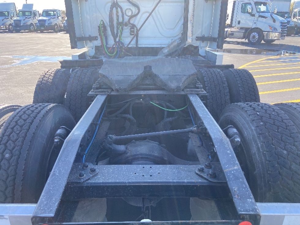Sleeper Tractor-Heavy Duty Tractors-Freightliner-2020-T12664ST-San Antonio-TX-554,544\n\t\tmiles-$ 60,250 - Image 6