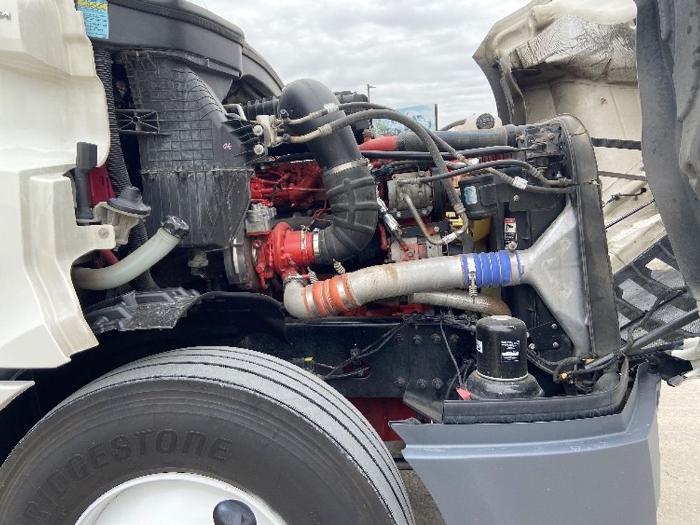 Sleeper Tractor-Heavy Duty Tractors-Freightliner-2020-T12664ST-San Antonio-TX-639,717\n\t\tmiles-$ 51,500 - Image 20