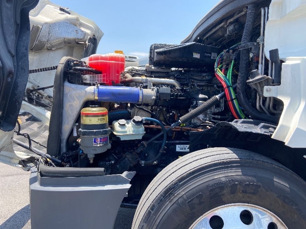 Sleeper Tractor-Heavy Duty Tractors-Freightliner-2020-T12664ST-San Antonio-TX-667,044\n\t\tmiles-$ 53,750 - Image 21