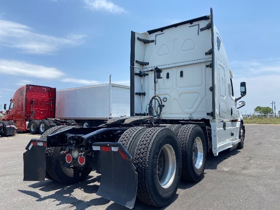 Sleeper Tractor-Heavy Duty Tractors-Freightliner-2020-T12664ST-San Antonio-TX-667,044\n\t\tmiles-$ 53,750 - Image 7
