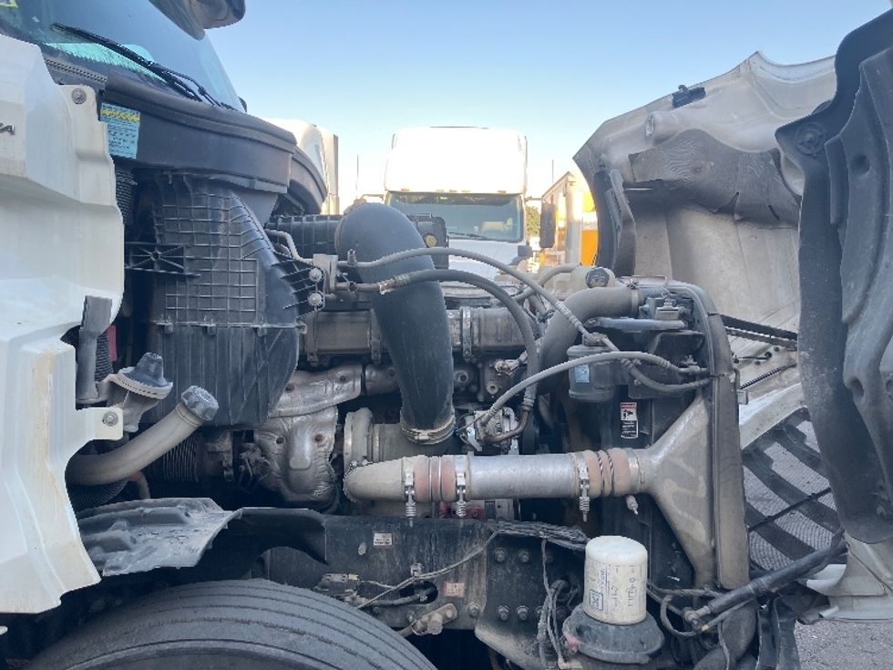 Sleeper Tractor-Heavy Duty Tractors-Freightliner-2020-T12664ST-San Diego-CA-662,907\n\t\tmiles-$ 55,250 - Image 20
