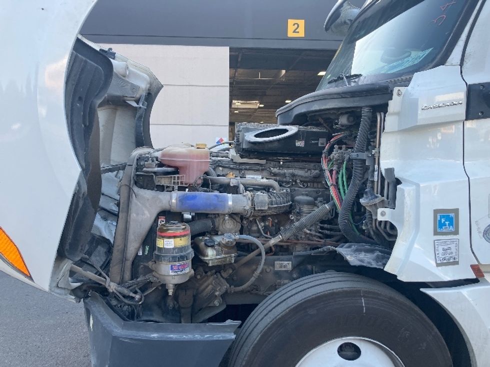 Sleeper Tractor-Heavy Duty Tractors-Freightliner-2020-T12664ST-San Diego-CA-662,907\n\t\tmiles-$ 55,250 - Image 21